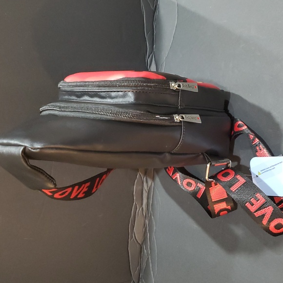 Betty Boop black double compartment Betty boop face printed sling bag - Picture 4 of 8